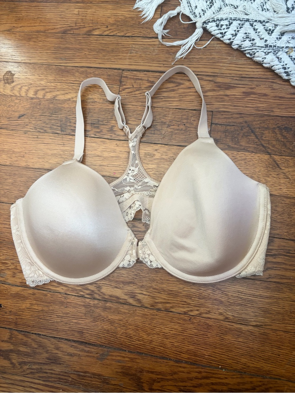 Maidenform Beige Lace Racerback T-Shirt Bra